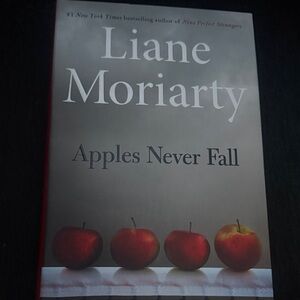 Liane Moriarty 'Apples Never Fall' Book
